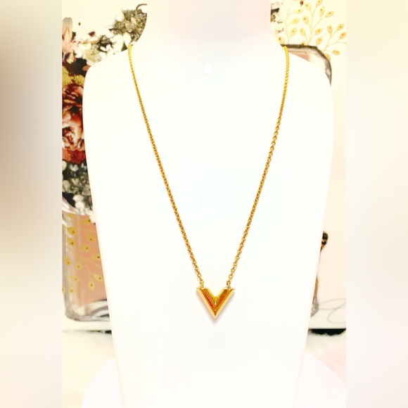 LOW START - LOUIS VUITTON Necklace Essential V Gold Plated Italy - Picture 3 of 10
